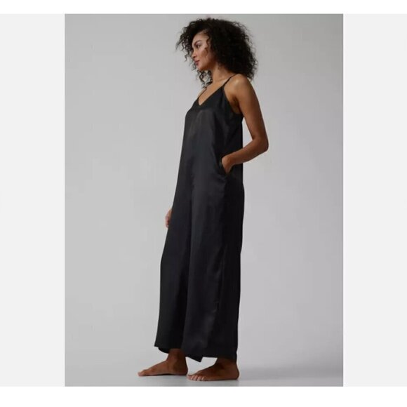 ATHLETA Calm Cool Versatile Sleep Or Dressy Romper Wide Leg Black Pocket RT$119 - Picture 3 of 7